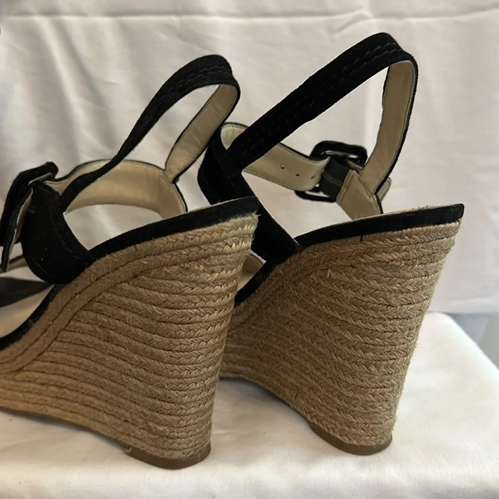 Marc Fisher Hipiee 2 black suede straps 8 1/2M espadrille wedge sandals
